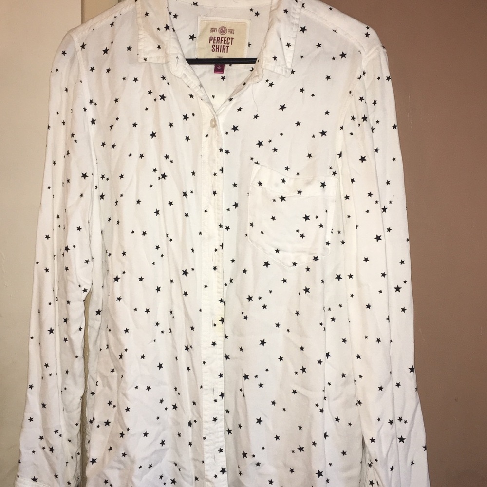 Women’s button up blouse- white w/black stars!